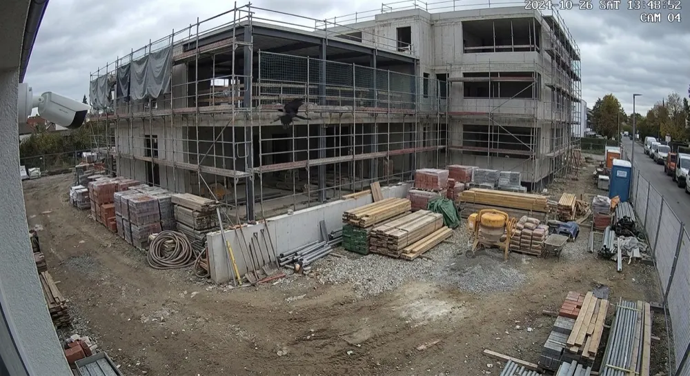 PPE non-compliance: Motion alert cleared locally. Motion triggered; local AI clears it — a bird crossing the site.
